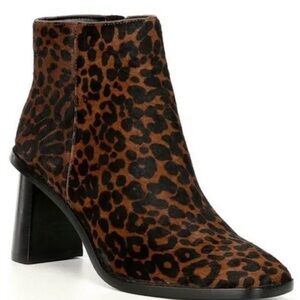 Gibson Latimer Stylish Brown and Black Ankle Booties with Textured Finish
